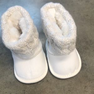 Newborn booties NWOT
